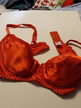Satin Underwire Bra in Vibrant Red - Women's Intimates